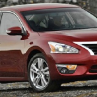 2012 Nissan Altima red